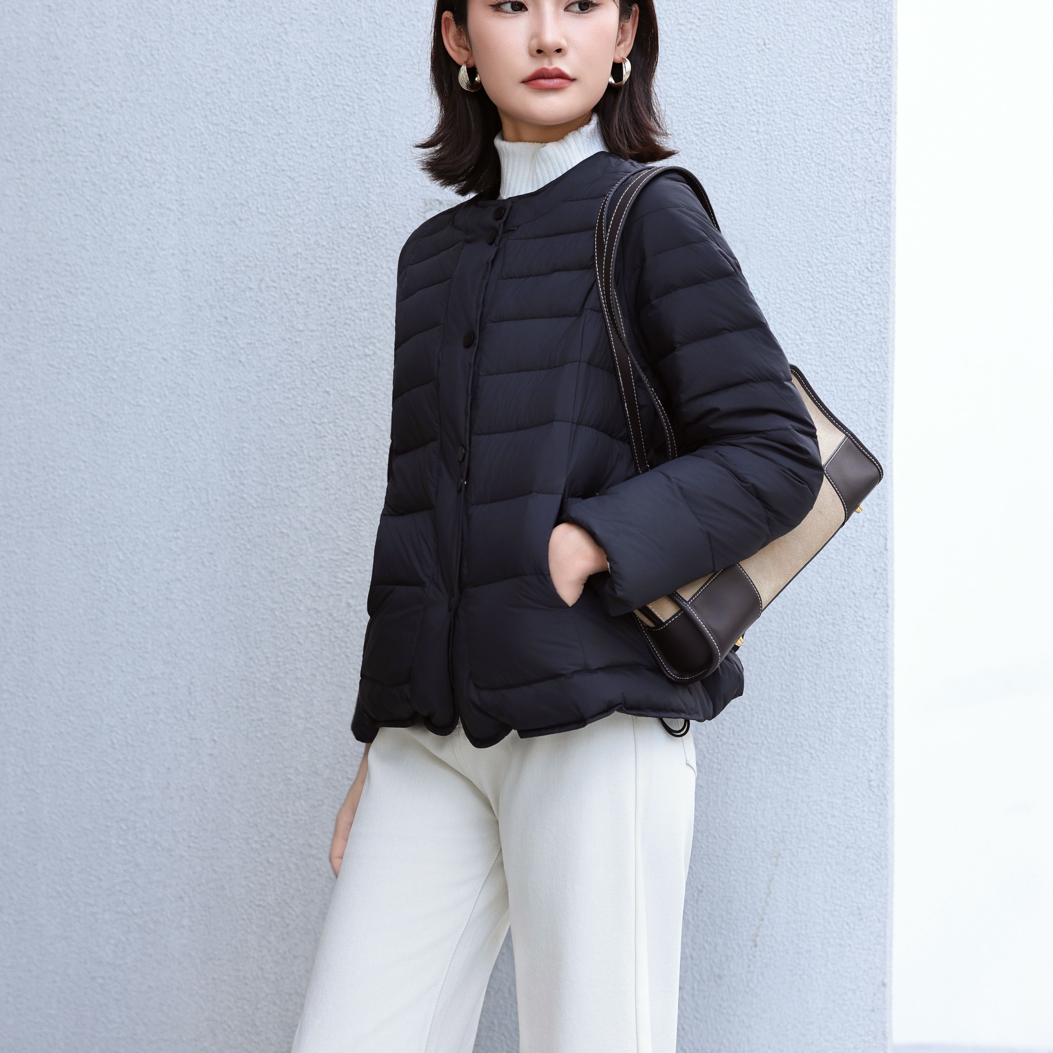 米米冬上新休闲简约百搭圆领单排扣宽松保暖羽绒服外套8520