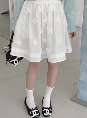 米米早春独家款韩系重工立体花朵半身裙MT3011