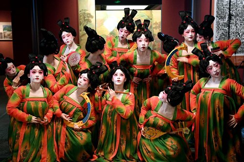 汉服唐宫夜宴图演出服荷花奖河南春晚女成人襦裙汉服仙裙女舞台装