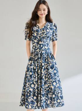 2026夏季女绸棉印花V领短袖系带围裹收腰显瘦轻盈亲肤法式连衣裙