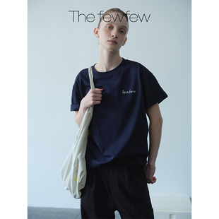 The 纯棉舒适亲肤干爽透气手绘感logo毛边下摆宽松中性T恤 fewfew