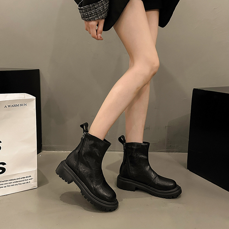 大码女鞋41到43宽胖脚英伦风粗跟马丁靴女秋冬双拉链炸街小短靴42