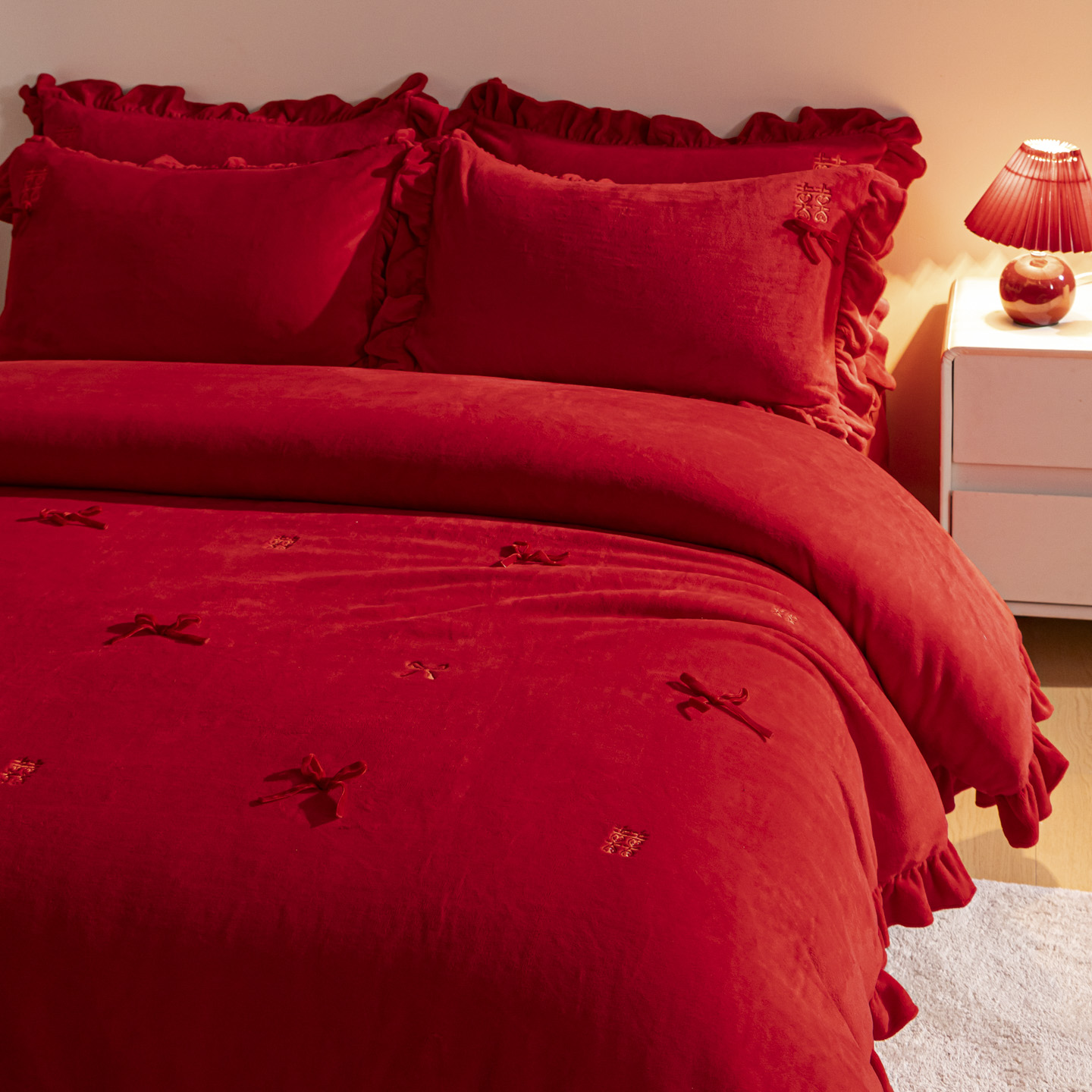 秋冬季牛奶绒四件套结婚红色被套