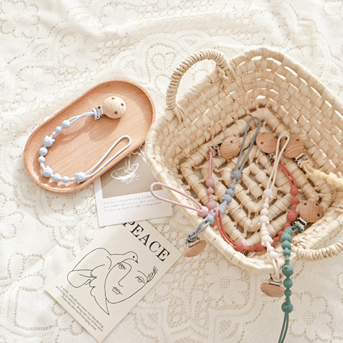 新款ins婴儿奶嘴防掉链 卡通食品级硅胶奶嘴链 儿童磨牙木夹挂绳