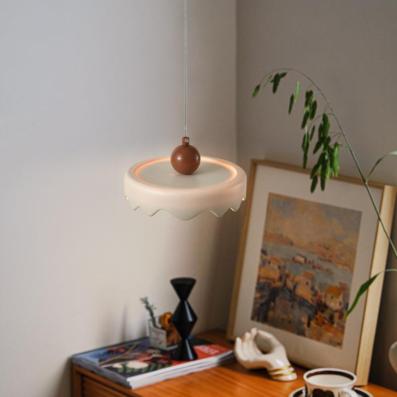 奶油风三头餐厅吊灯全光谱卧室儿童房床头吊灯现代简约树脂小吊灯