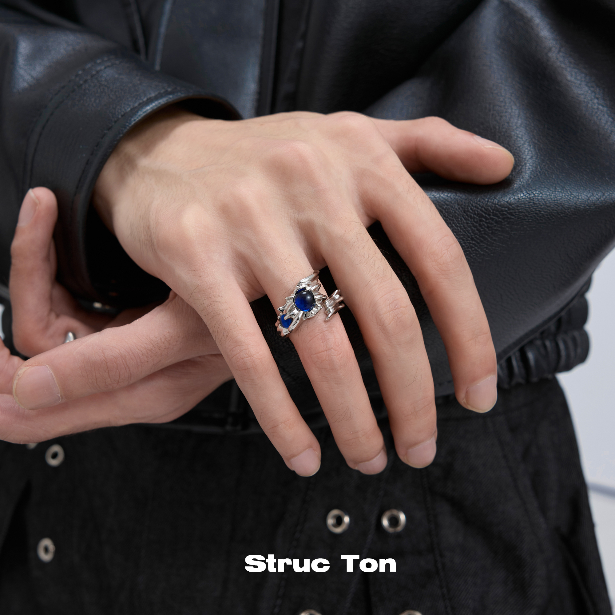StrucTon个性先锋锆石环绕戒指