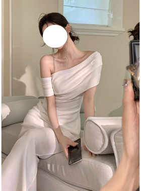 法式小众晚宴礼服裙斜肩不规则连衣裙女气质弹力包臀裙显瘦长裙子