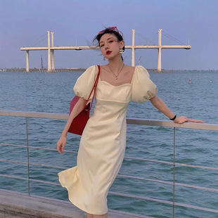 A字修身 鱼尾裙设计感名媛风超仙中长款 显瘦连衣裙轻熟 泡泡袖 法式