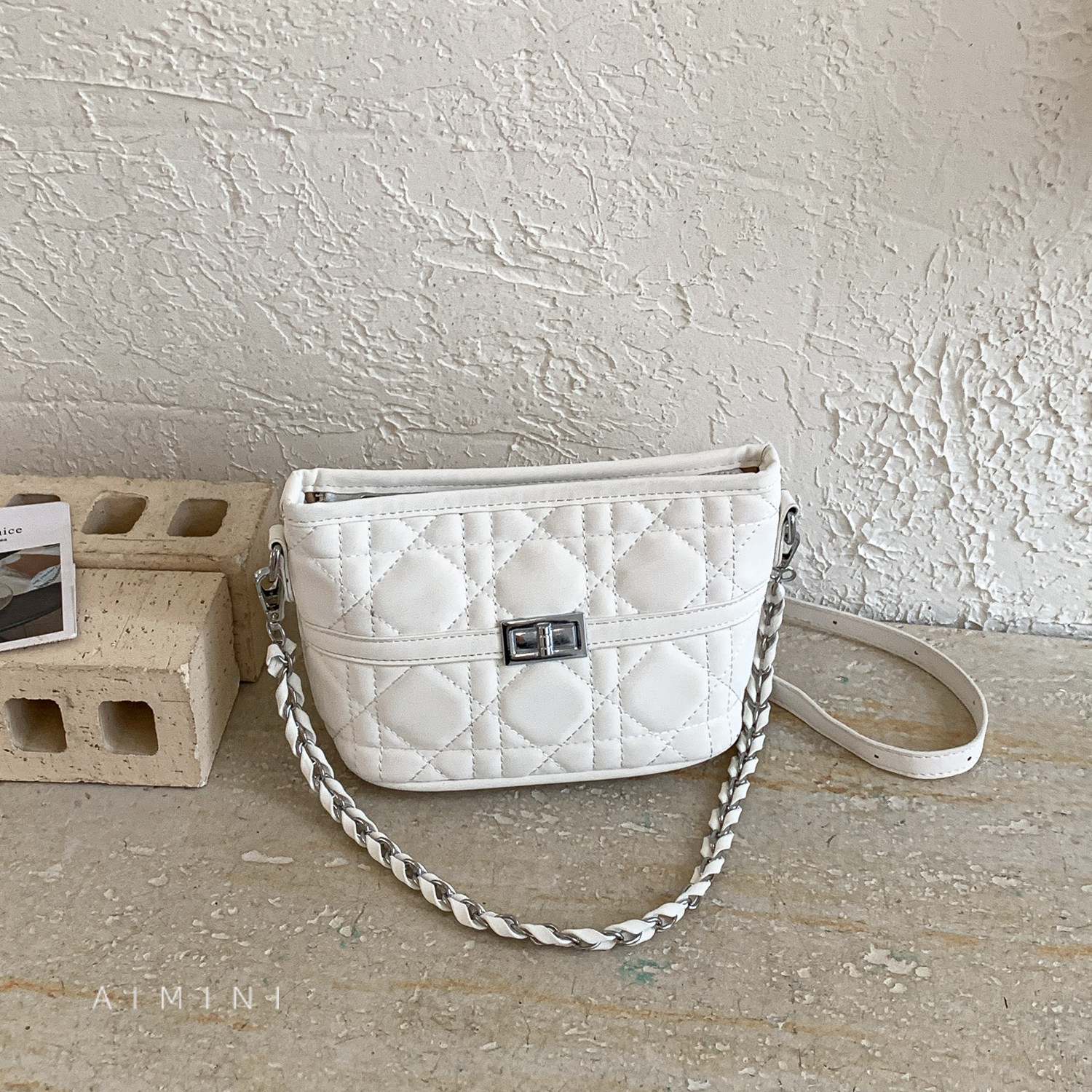 菱格刺绣链条腋下包女小包2026春季新款轻奢小众高级感单肩斜挎包