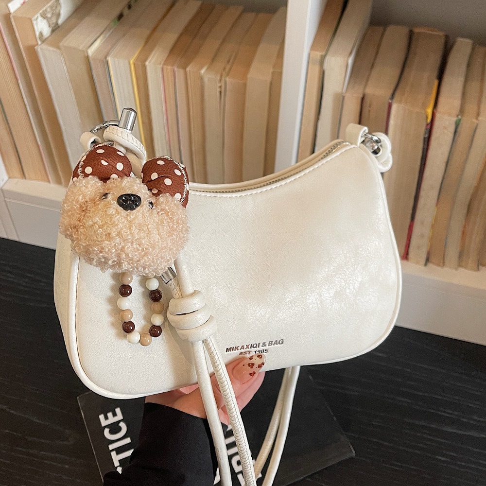 高级感洋气斜挎包女小包2026春季新款时尚百搭日常通勤单肩腋下包