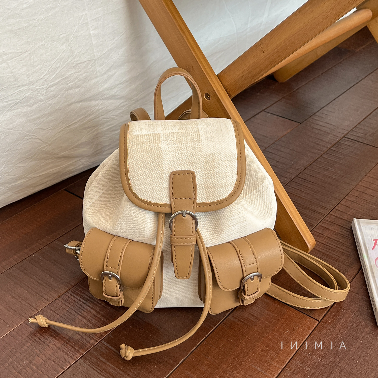 束口袋撞色双肩包女小型2026春季新款高级感日常通勤百搭旅行背包