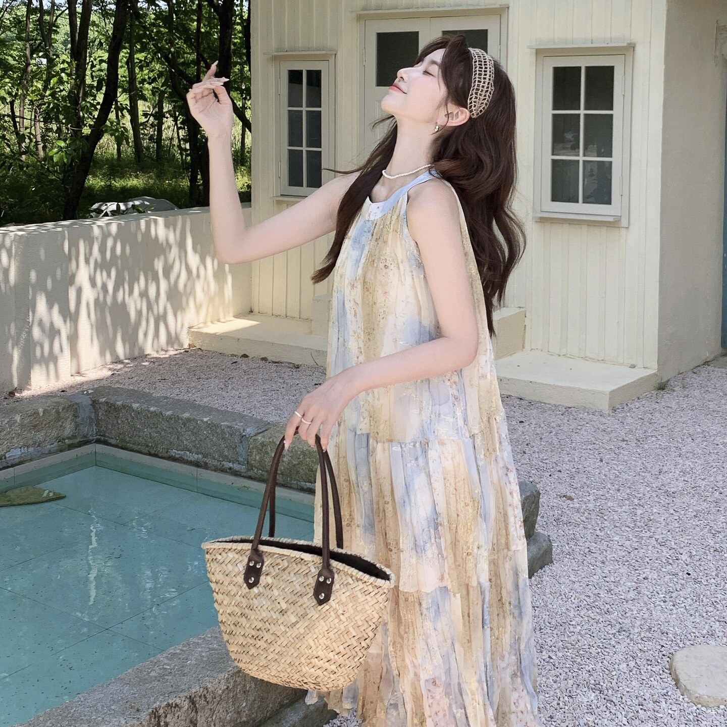 法式轻奢设计感印花连衣裙女2025夏新款氛围感减龄无袖挂脖连衣裙,女装连衣裙,2C036
