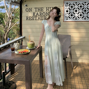 蕾丝拼接连衣裙女夏季甜美时尚气质过膝长裙超好看绝美超仙仙女裙图片