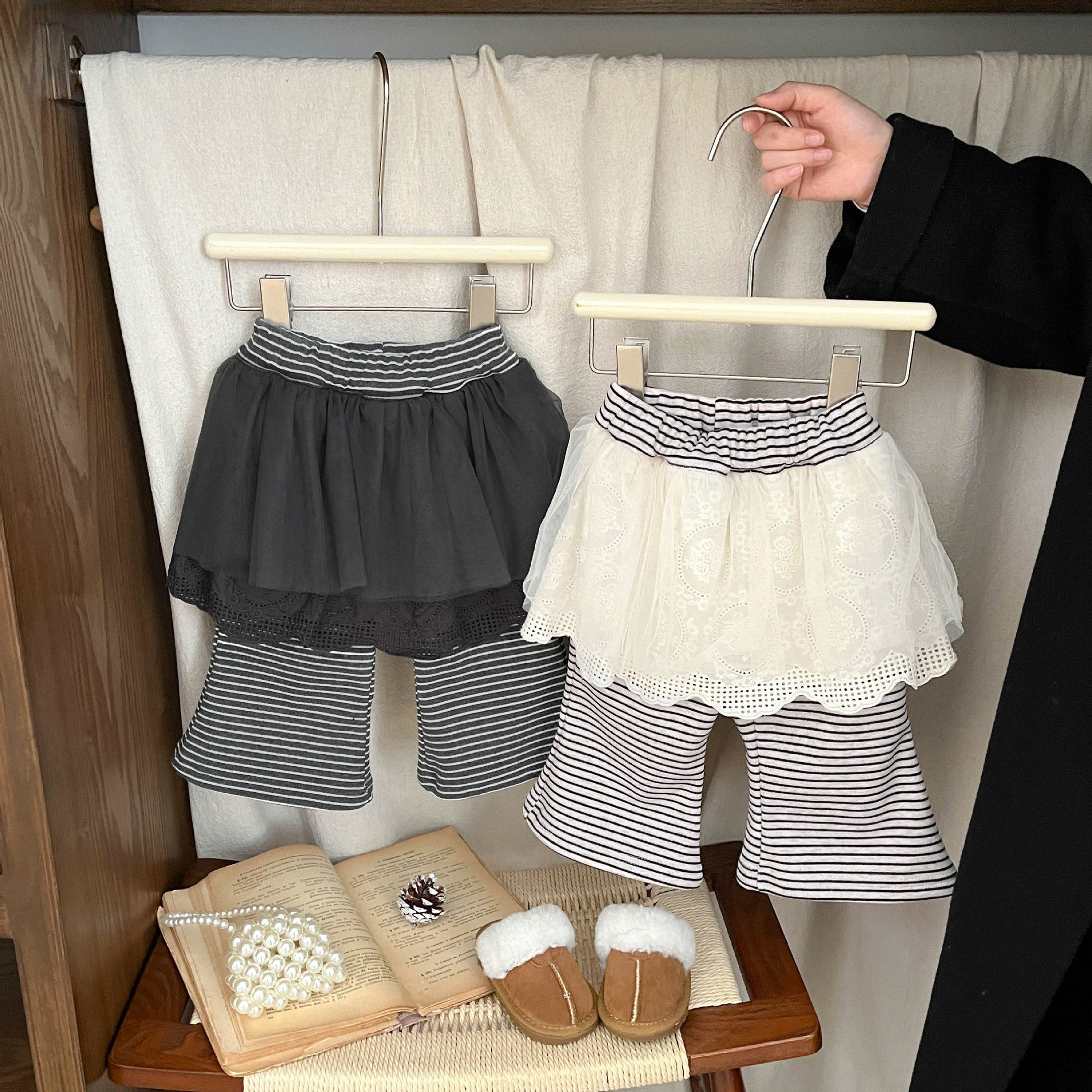 韩系女童裤子秋冬新款儿童宝宝芭蕾风条纹屁帘裤加绒保暖打底裤潮