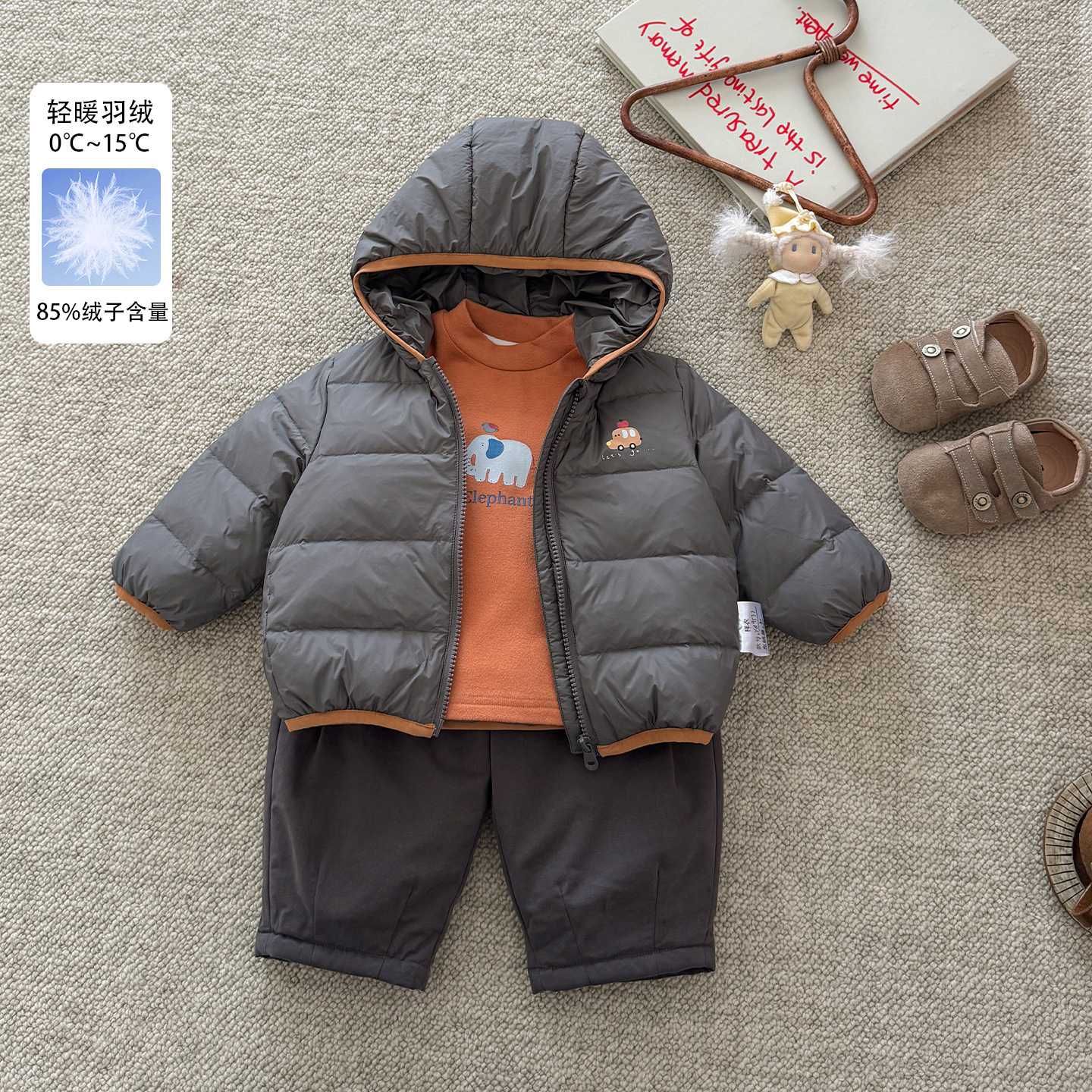 婴幼儿卡通汽车羽绒服三件套秋冬