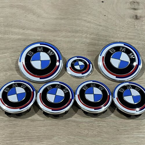 适用宝马BMW车标改装3系5系7系X1X3X5联名限量款前标黑白轮毂盖标