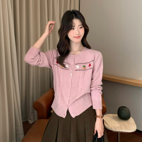 SUSAN-田园碎花早秋田园风刺绣绞花麻花软糯百搭保暖毛衣6680s