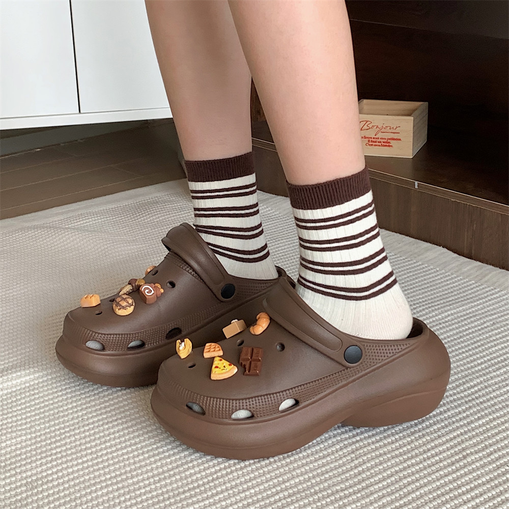 趣味个性披萨巧克力洞洞鞋拿铁色夏新款外穿厚底增高防滑凉拖鞋女