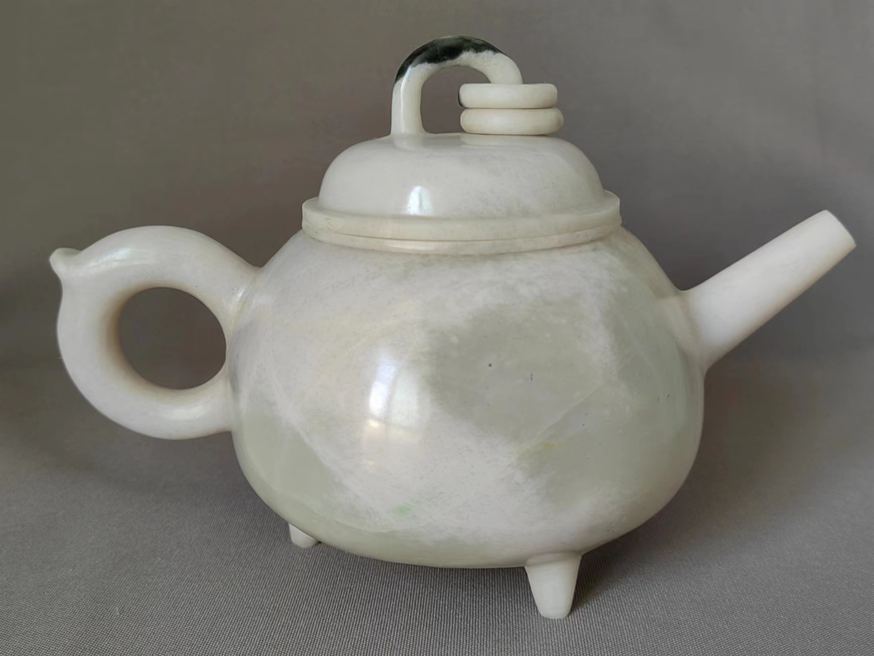 独山玉浅粉红料---壶  玉石见红 与众不同