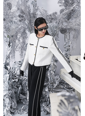 UX秋冬新款白色小香风圆领短款外套