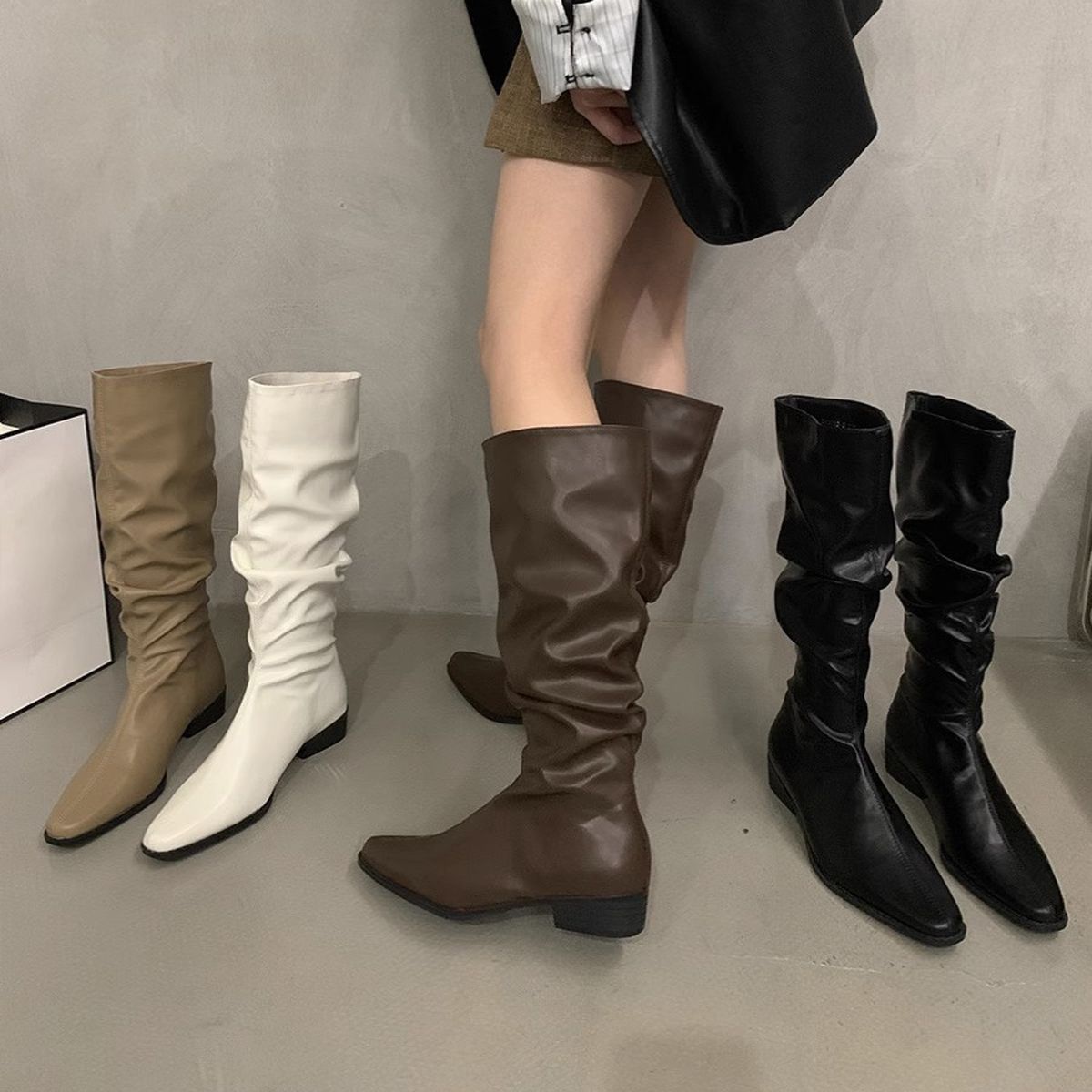 潮牌尖头显瘦粗跟长筒靴女秋冬2025新款小众褶皱高跟骑士靴堆堆靴