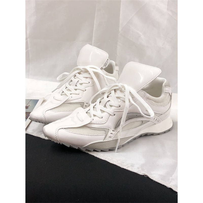 搏击天使尖头超轻便老爹鞋2025新款运动鞋女增高今年流行小银鞋