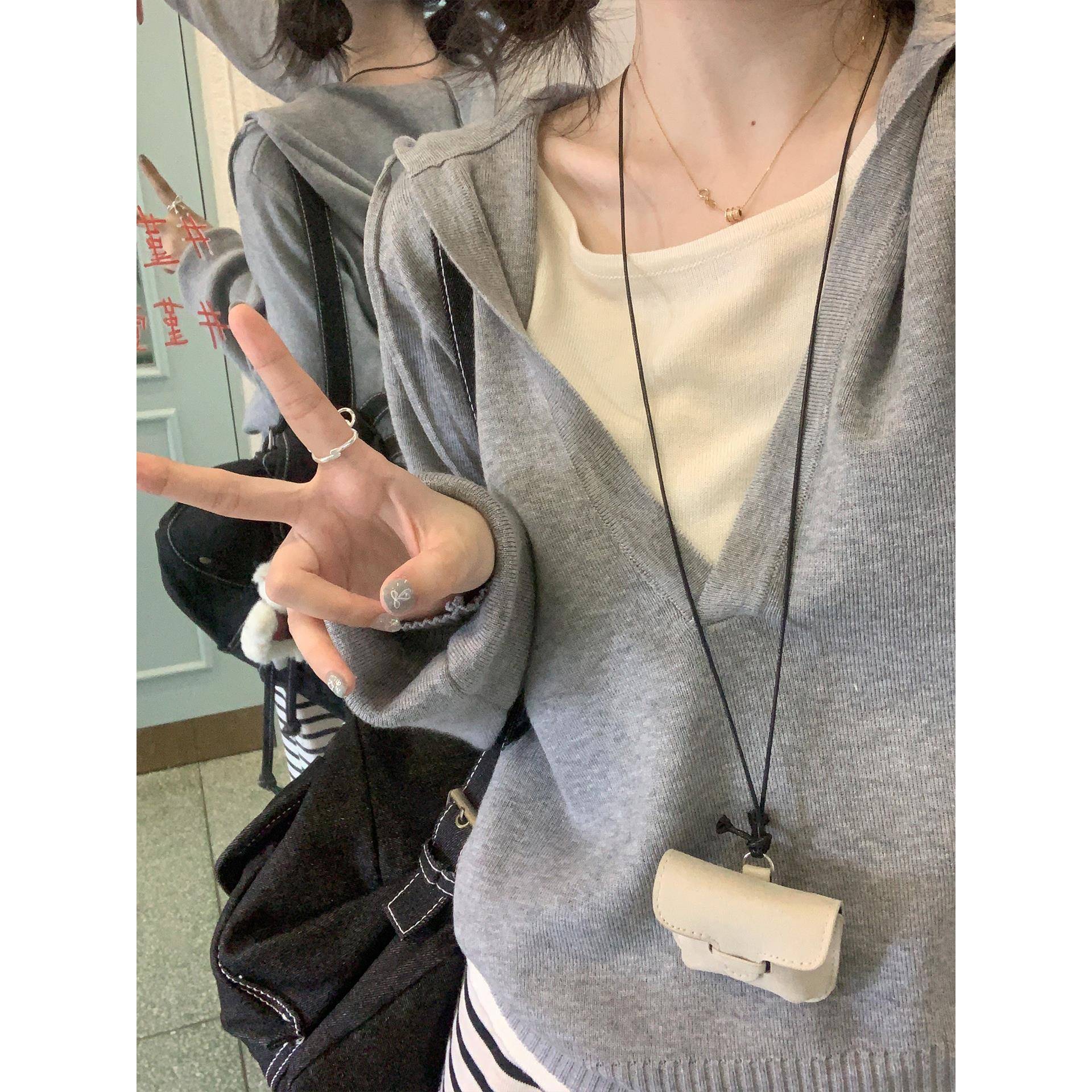 哒哒SAMA 芝芝奶方 韩系撞色假两件连帽针织衫薄款女带帽毛衣上衣