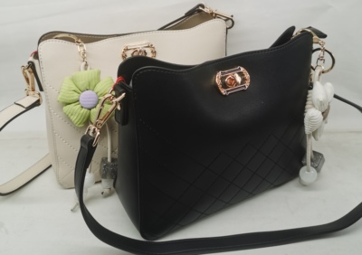 意尔康女包新款包包女通勤小方包简约单肩包手提包斜挎包51Y23015