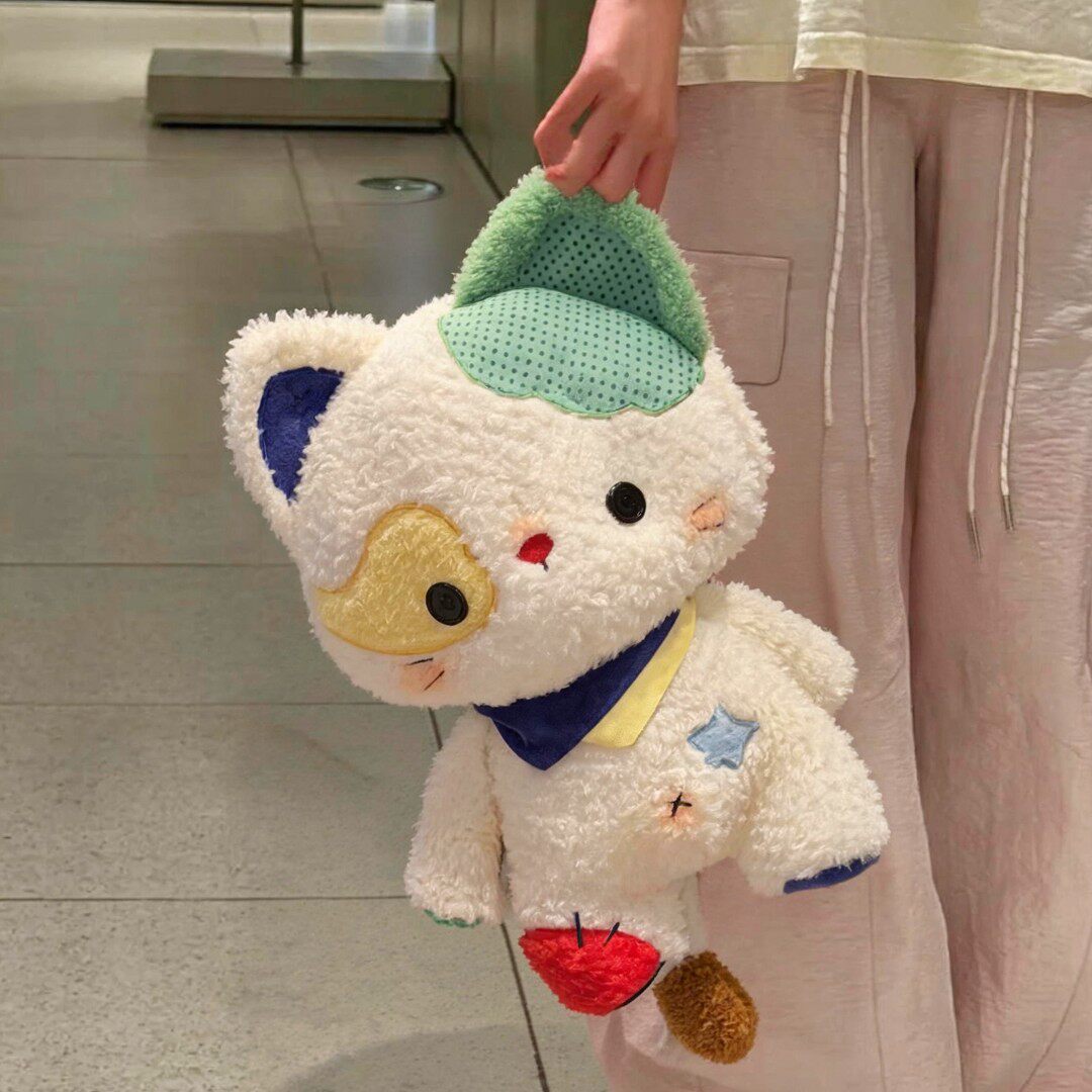 小怪玩偶睡觉抱猫咪玩偶公仔抱枕可爱安抚毛绒玩具送女生生日礼物