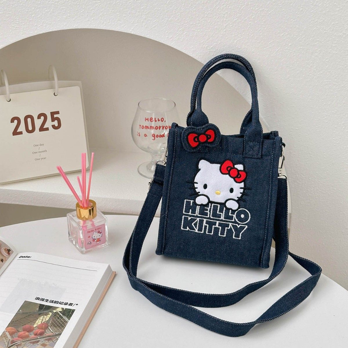 kitty猫牛仔斜挎包手机包可爱时尚哈喽kt手提收纳迷你包包百搭女,模玩/动漫/周边/娃圈三坑/桌游,动漫背包/钱包/箱包,淘宝优惠券,粉丝福利购,淘宝优惠卷