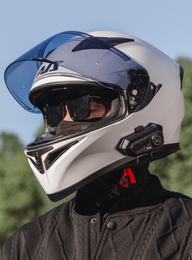 艾狮摩托车头盔男全盔机车仿赛四季通用骑行带蓝牙耳机双镜3C认证