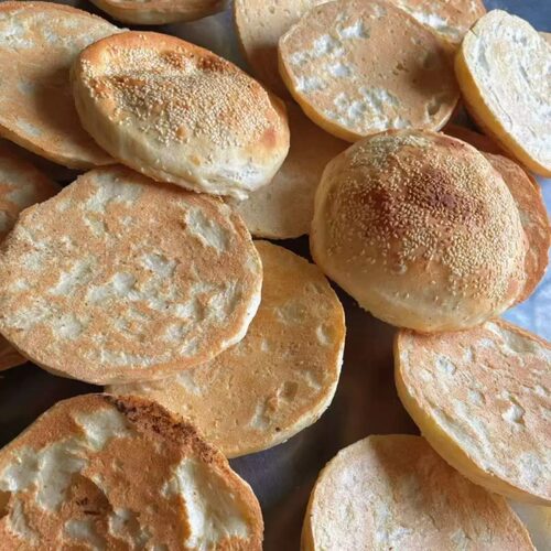 吊炉烧饼山东菏泽特产芝麻美食