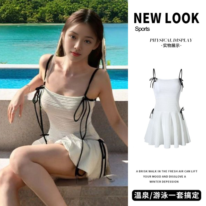 纯欲风连体泳衣女2025新款泡温泉遮肉显瘦保守法式气质高级感泳装