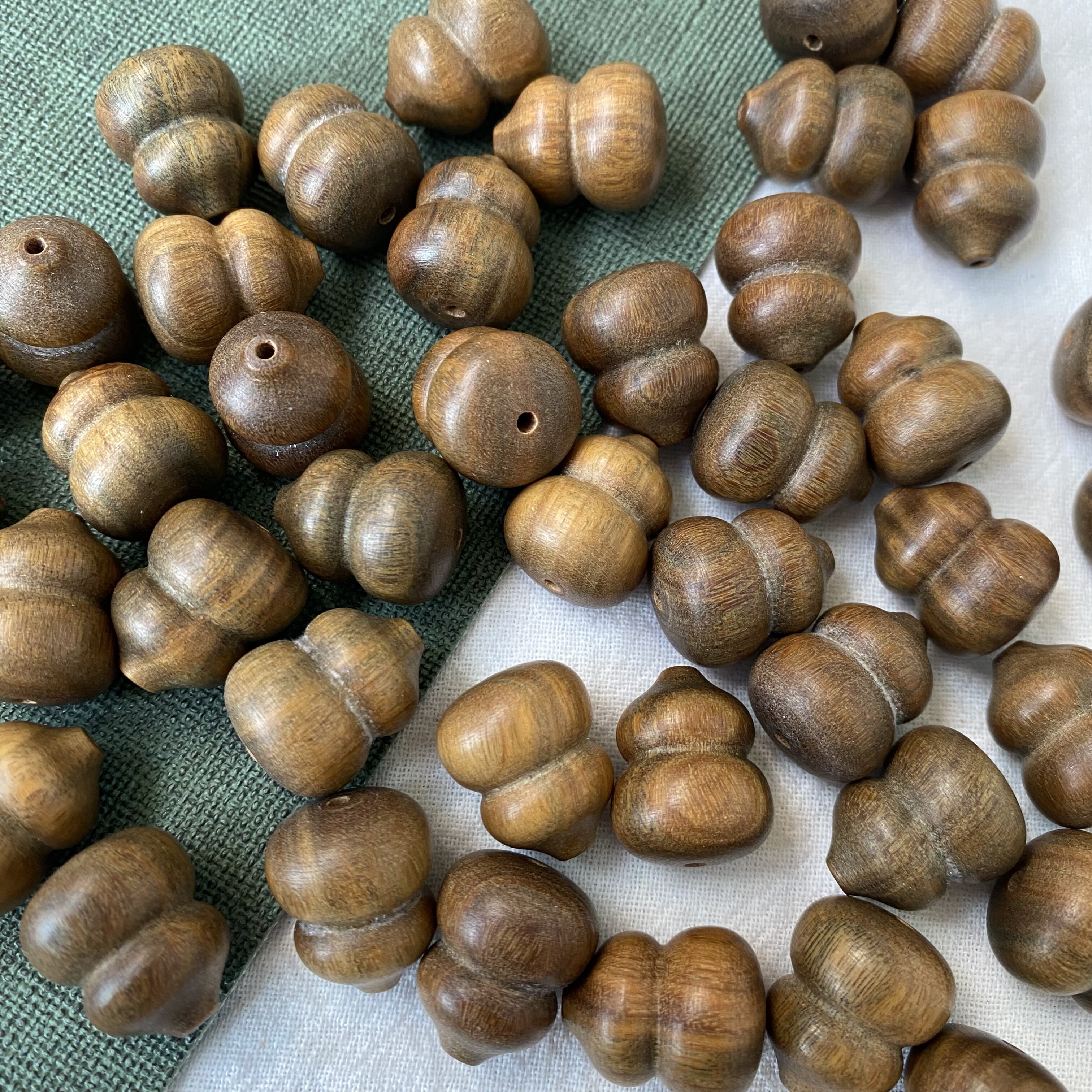 绿檀胖葫芦散珠约19mm*16mm图片