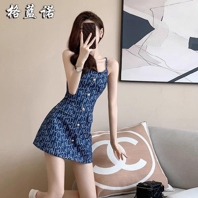 小香风法式吊带牛仔连衣裙女夏季2026新款小个子收腰显瘦包臀短裙