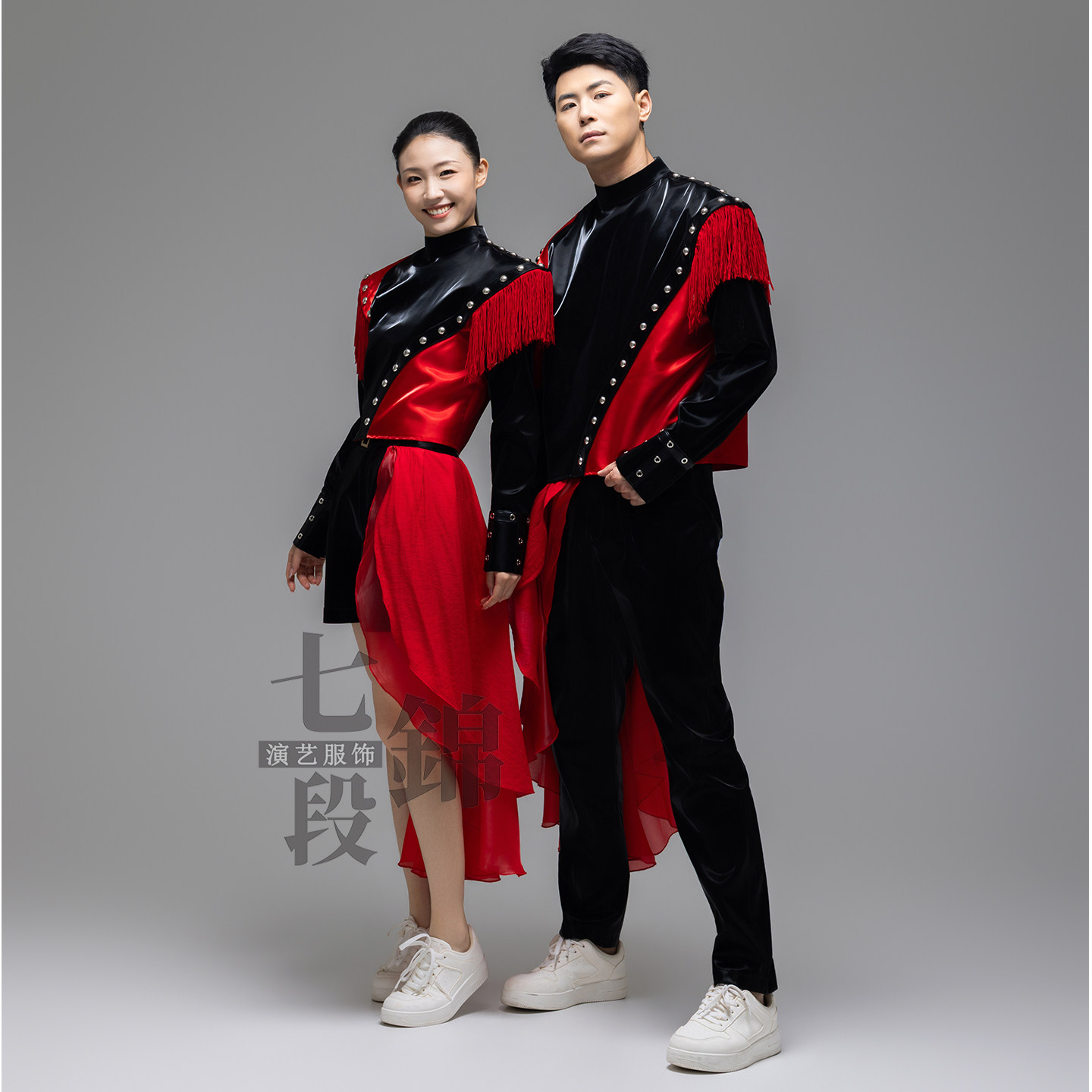 现代舞爵士舞演出服华夏同款舞蹈服红黑色不规则摆国潮表演服租赁