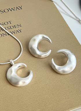韩版磨砂月亮小众设计耳环高级感