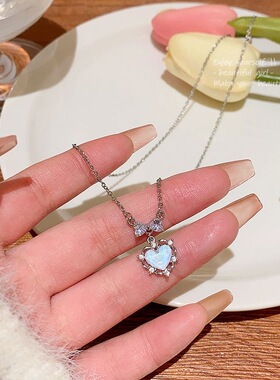 甜美蓝色海洋爱心设计感锁骨链