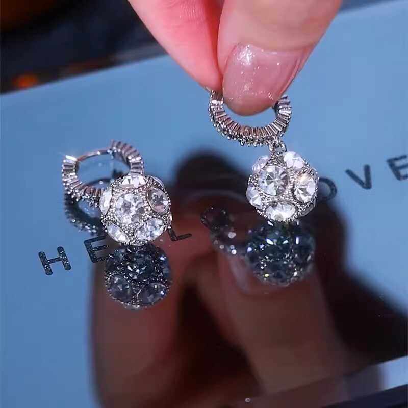 高级感超闪钻球耳扣女个性时尚精致百搭轻奢耳环网红气质小巧耳饰,居家布艺,珠子/钻饰/花朵等配饰,淘宝优惠券,粉丝福利购,淘宝优惠卷