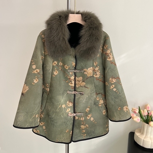 奶奶冬装 皮毛一体外套中老年人女高贵皮草大衣妈妈老太太加绒衣服