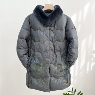 奶奶冬装羽绒服2023新款中老年人女洋气妈妈冬季加厚保暖棉袄外套