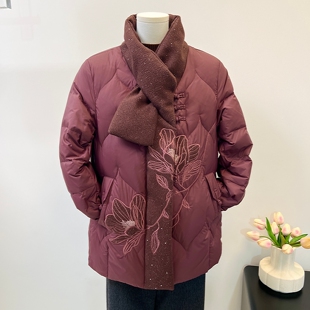 羽绒服女中老年人奶奶洋气保暖气质婆婆外套 2025新款 时尚 妈妈冬装