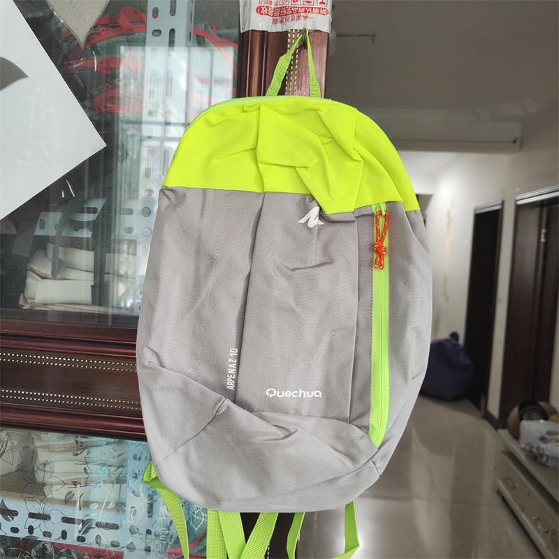 迪卡侬户外双肩包休闲包10L