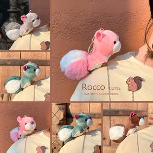 卡通可爱小松鼠胸针别针趴在你肩上小动物立体玩偶衣服链条挂件潮