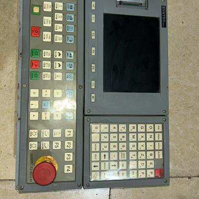 EZ-4012-1.1 数控显示屏 SYNTEC新代数控操作面板议价维修