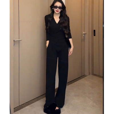 系辣妹女装搭配一整套早秋v领上