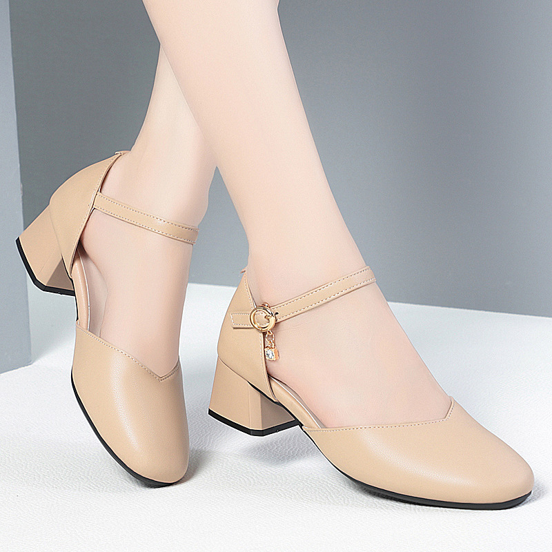 夏季中空包头一字扣凉鞋工作女鞋配旗袍鞋配裙子方头皮鞋单鞋大码