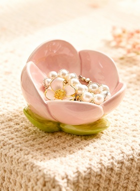 陶瓷花朵粉色珠宝收纳盒摆件