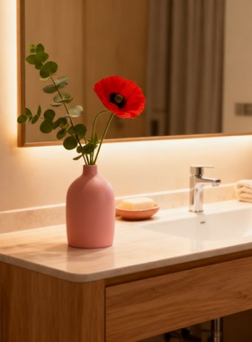 简约陶瓷花瓶红色花朵装饰摆件