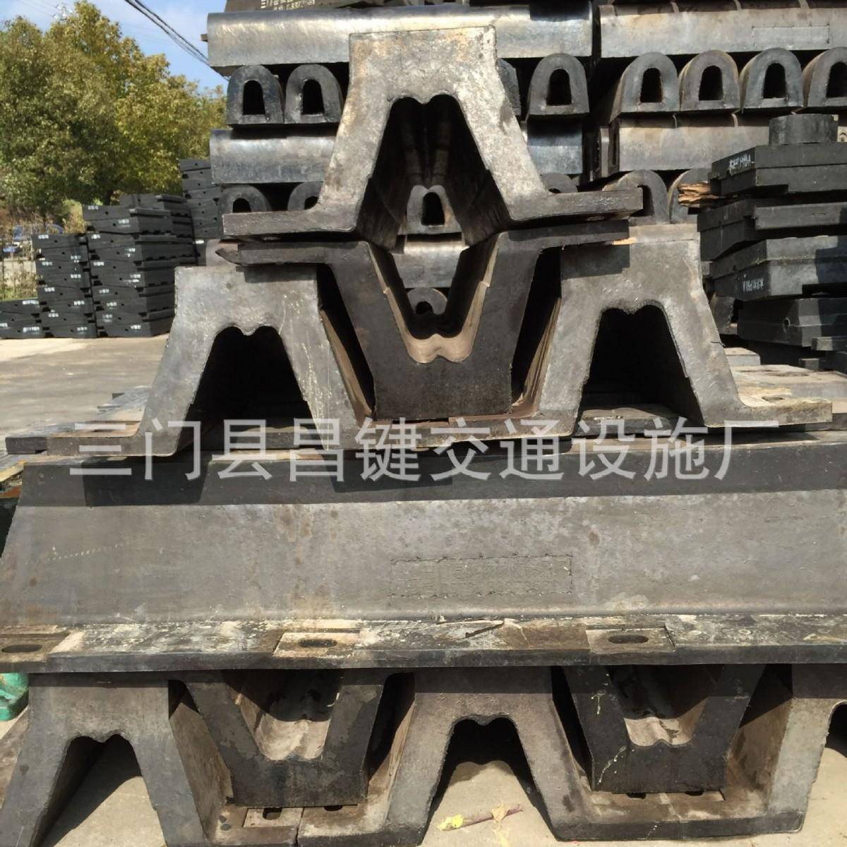 橡胶护舷DA400*2000L卸货平台护舷 DA型船用护舷 码头防撞护舷